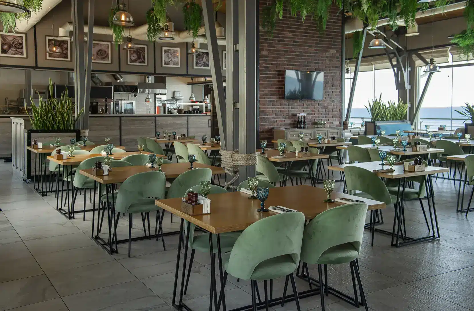 Корпоративное мероприятие на первой береговой линии Ресторан «На Крыше»