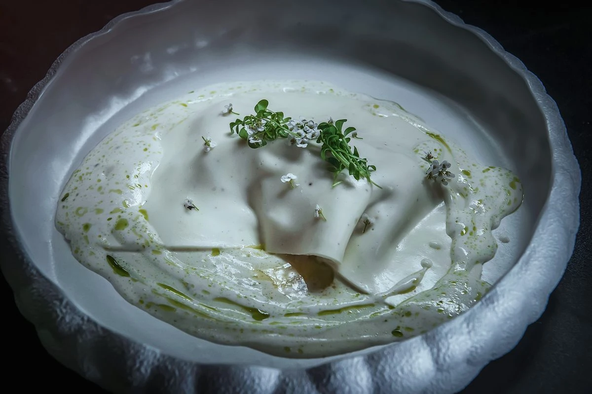 Меню семейного ресторана итальянской кухни «Макраме» Пеленгас под брынзой